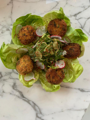 Crab Cake Lettuce Wraps with Grape and Cucumber Relish