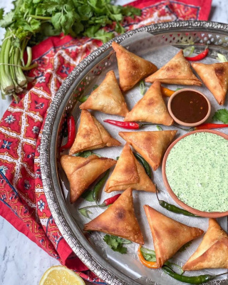 Sambusas with Yogurt Cilantro Chutney